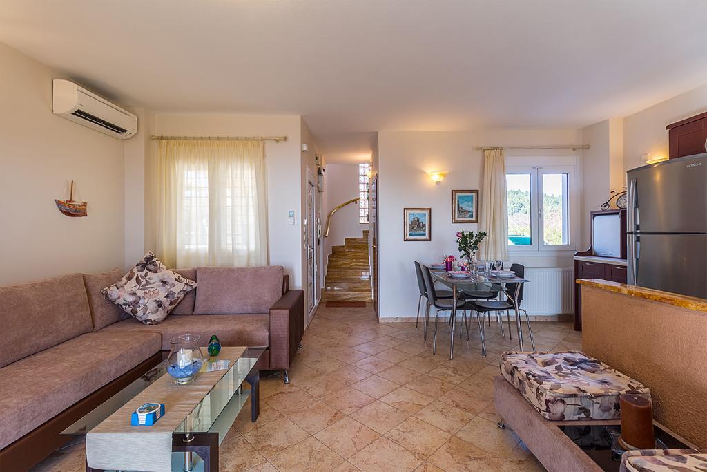 Villa Nefeli Akti Salonikiou B Agios Nikolaos  Buitenkant foto